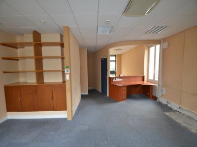 Acheter Bureau 114 m2 Montlucon