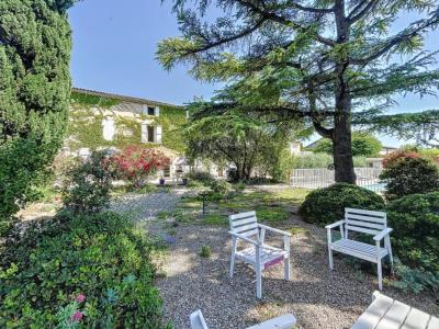 For sale Saint-saturnin-les-avignon 7 rooms 400 m2 Vaucluse (84450) photo 1