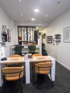 Louer Local commercial Paris-8eme-arrondissement 22500 euros