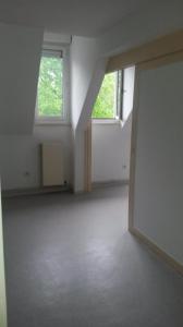 Louer Appartement 81 m2 Saint-symphorien-de-marmagne