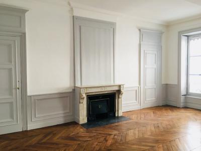 Louer Appartement Lyon-2eme-arrondissement 2485 euros