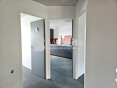 Louer Bureau 125 m2 Villars