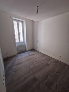 Louer Appartement Muy 780 euros