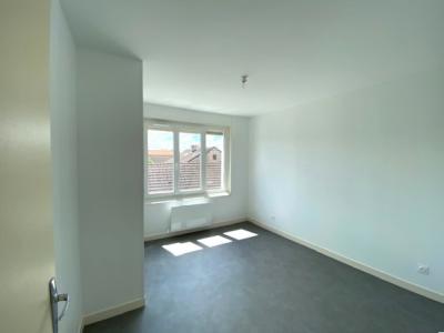 For rent Mehun-sur-yevre 2 rooms 38 m2 Cher (18500) photo 0