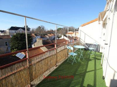 For sale Roche-sur-yon 3 rooms 65 m2 Vendee (85000) photo 2