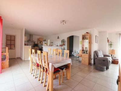 For sale Prahecq 5 rooms 151 m2 Deux sevres (79230) photo 2