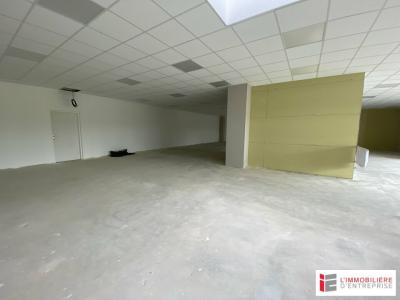 Louer Commerce 670 m2 Rennes