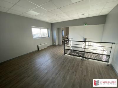 For rent Pleumeleuc 87 m2 Ille et vilaine (35137) photo 0