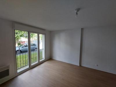 For rent Chilly-mazarin 1 room 27 m2 Essonne (91380) photo 1