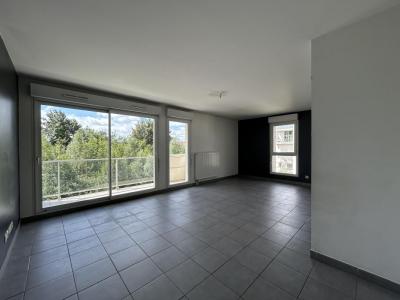 For rent Madeleine 4 rooms 82 m2 Nord (59110) photo 0