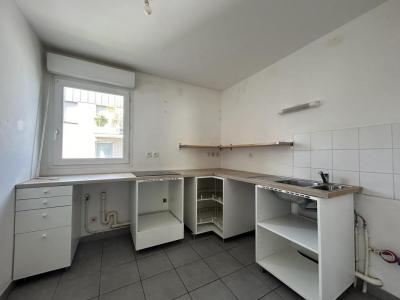 For rent Madeleine 4 rooms 82 m2 Nord (59110) photo 2