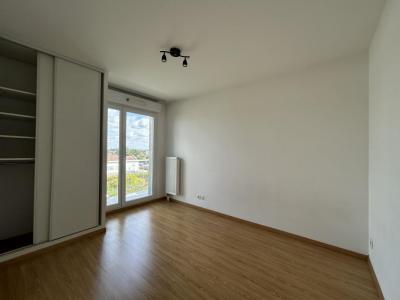 For rent Madeleine 4 rooms 82 m2 Nord (59110) photo 4