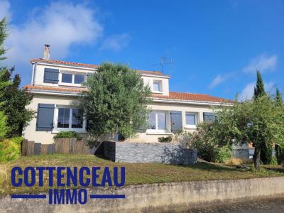 For sale Chemille 141 m2 Maine et loire (49120) photo 0