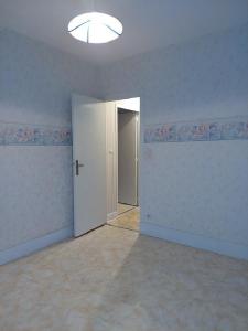 For sale 3 rooms 75 m2 Saone et loire (71250) photo 3