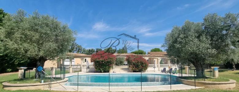 For sale Pertuis 8 rooms 250 m2 Vaucluse (84120) photo 0