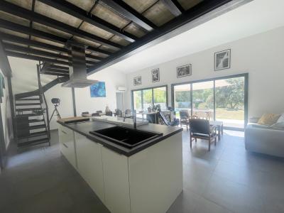 For sale Maubec 5 rooms 118 m2 Vaucluse (84660) photo 2