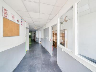 Louer Local commercial Kremlin-bicetre 78000 euros