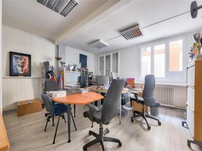 For rent Paris-18eme-arrondissement 170 m2 Paris (75018) photo 1