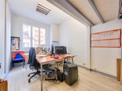 For rent Paris-18eme-arrondissement 170 m2 Paris (75018) photo 4