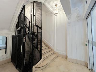 For rent Paris-9eme-arrondissement 129 m2 Paris (75009) photo 4