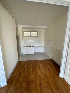 For rent Lyon-4eme-arrondissement 5 rooms 143 m2 Rhone (69004) photo 2