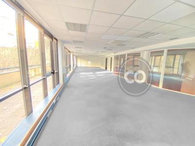 Louer Bureau Issy-les-moulineaux 66861 euros