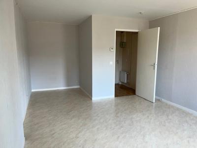 Louer Appartement 32 m2 Chatre