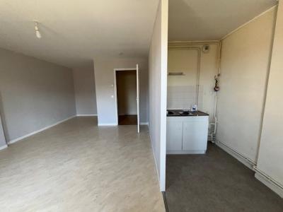 Louer Appartement Chatre 349 euros