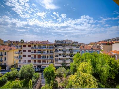 For sale Nice 2 rooms 31 m2 Alpes Maritimes (06100) photo 1