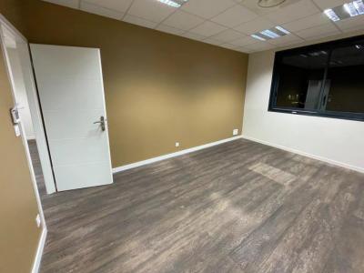 Acheter Local commercial 98 m2 Douvaine