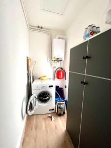 For sale Saint-etienne 3 rooms 60 m2 Loire (42000) photo 4