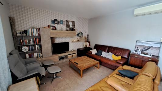 For sale Servian 6 rooms 144 m2 Herault (34290) photo 2