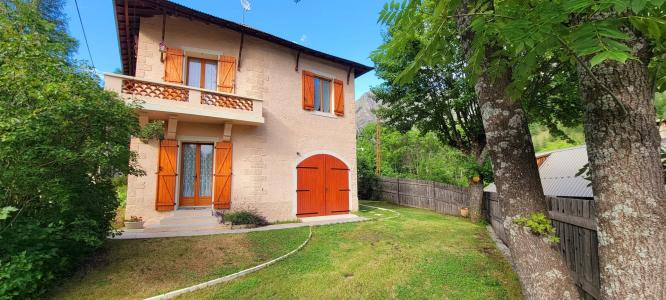 For sale Guillaumes 6 rooms 98 m2 Alpes Maritimes (06470) photo 1