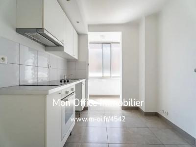 For sale Marseille-5eme-arrondissement 3 rooms 66 m2 Bouches du Rhone (13005) photo 2