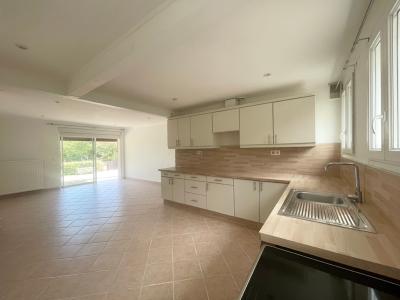 For sale Lacoste 6 rooms 106 m2 Vaucluse (84480) photo 1