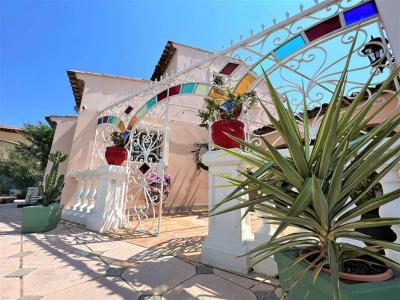 For sale Sanary-sur-mer 6 rooms 177 m2 Var (83110) photo 2