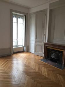 For rent Lyon-6eme-arrondissement 3 rooms 113 m2 Rhone (69006) photo 1