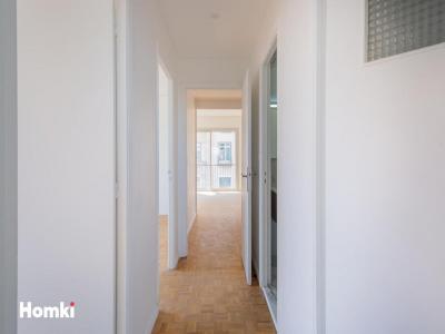 For sale Marseille-8eme-arrondissement 3 rooms 92 m2 Bouches du Rhone (13008) photo 2