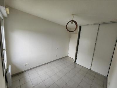 Louer Appartement Saint-yzan-de-soudiac 750 euros