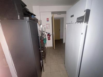 Louer Local commercial Saint-denis 22200 euros