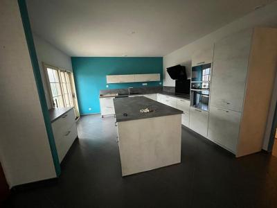 For sale Nanteuil 6 rooms 137 m2 Deux sevres (79400) photo 2