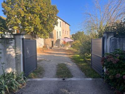 For sale Vaugneray 4 rooms 125 m2 Rhone (69670) photo 3