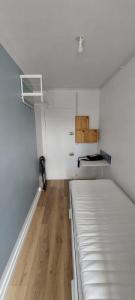 For rent Paris-17eme-arrondissement 1 room 9 m2 Paris (75017) photo 0