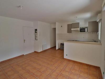 For sale Nimes 3 rooms 59 m2 Gard (30000) photo 2