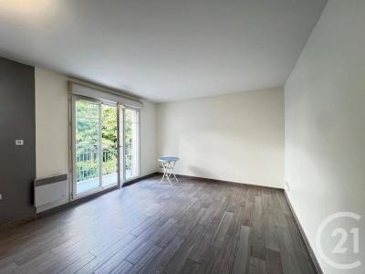 For rent Fontenay-sous-bois 2 rooms 39 m2 Val de Marne (94120) photo 1