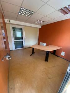 Louer Bureau Calais 8520 euros