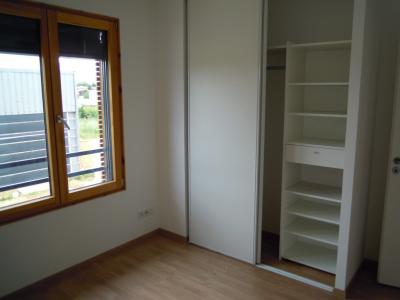 Louer Appartement Saint-priest 738 euros