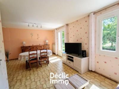 For sale Saintes 4 rooms 104 m2 Charente maritime (17100) photo 2