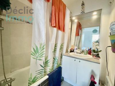 For sale Rochelle 2 rooms 32 m2 Charente maritime (17000) photo 3