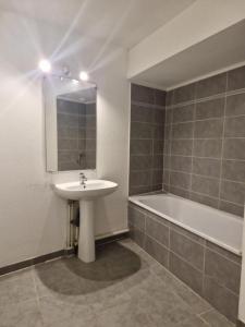 Louer Appartement Marseille-8eme-arrondissement 1494 euros